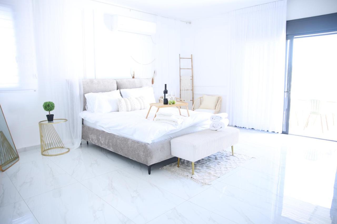 סוויטות נוף שקיעה Hotell Peqi'in Hadasha Exteriör bild